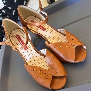 BAIT Brown Peep Toe Sandals